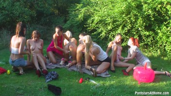 Oiled up Sluts Part Cam 2 Screencap 96 on www.sinx.com