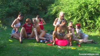 Oiled up Sluts Part Cam 2 Screencap 65 on www.sinx.com