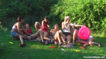 Oiled up Sluts Part Cam 2 Screencap 66 on www.sinx.com