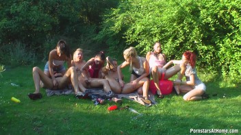 Oiled up Sluts Part Cam 2 Screencap 74 on www.sinx.com