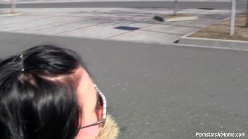 Shopping For A Blowjob Screencap 1 on www.sinx.com