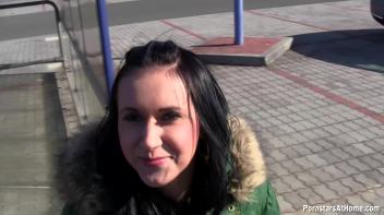 Shopping For A Blowjob Screencap 106 on www.sinx.com