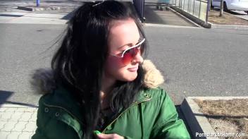 Shopping For A Blowjob Screencap 2 on www.sinx.com