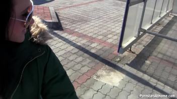 Shopping For A Blowjob Screencap 7 on www.sinx.com