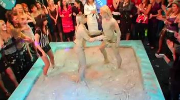 Dionne Darling vs. Christina Lee Screencap 19 on www.sinx.com