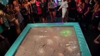 Dionne Darling vs. Christina Lee Screencap 3 on www.sinx.com