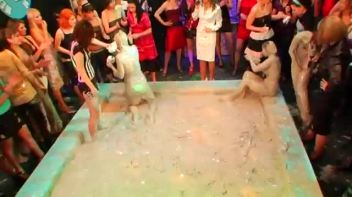 Dionne Darling vs. Christina Lee Screencap 70 on www.sinx.com