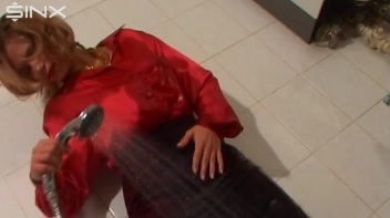 Babe Drenches Her Clothed Body In Water Screencap 6 on www.sinx.com