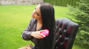 Cumshot Surprise For Hair Brushing Teen Screencap 7 on www.sinx.com