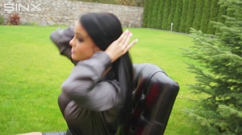 Cumshot Surprise For Hair Brushing Teen Screencap 8 on www.sinx.com