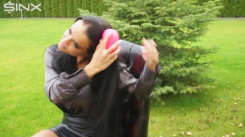 Cumshot Surprise For Hair Brushing Teen Screencap 1 on www.sinx.com