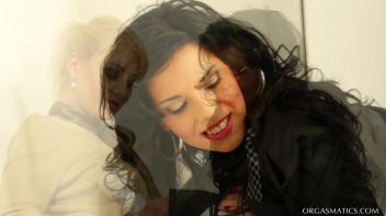 Spitting and Ripping To Orgasmatic Glory Screencap 13 on www.sinx.com