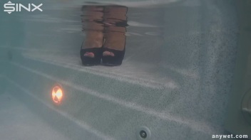 Fully Clothed Hot Tub Hotness Screencap 16 on www.sinx.com