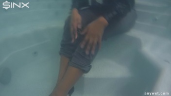 Fully Clothed Hot Tub Hotness Screencap 28 on www.sinx.com