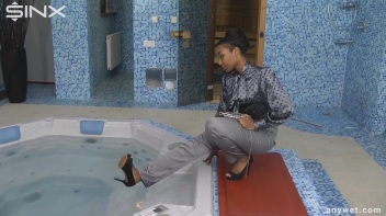 Fully Clothed Hot Tub Hotness Screencap 3 on www.sinx.com
