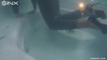 Fully Clothed Hot Tub Hotness Screencap 43 on www.sinx.com