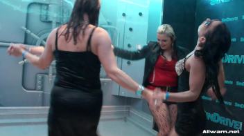 Soaking Wet Sexy Dancing Screencap 74 on www.sinx.com