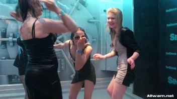 Soaking Wet Sexy Dancing Screencap 75 on www.sinx.com