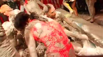 From Satin Queens To Muddy Dogs! Screencap 63 on www.sinx.com