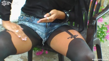 Sexy Heeled Babes Cover Each Other In Oil Screencap 65 on www.sinx.com