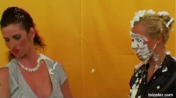 Pie Fight! Screencap 19 on www.sinx.com