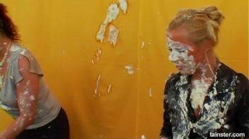 Pie Fight! Screencap 27 on www.sinx.com