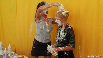 Pie Fight! Screencap 32 on www.sinx.com