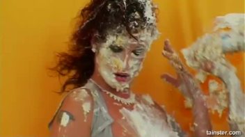 Pie Fight! Screencap 37 on www.sinx.com