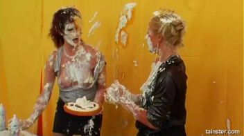 Pie Fight! Screencap 39 on www.sinx.com