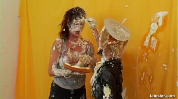 Pie Fight! Screencap 49 on www.sinx.com