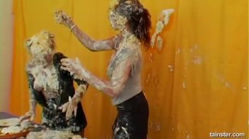 Pie Fight! Screencap 52 on www.sinx.com
