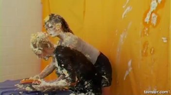 Pie Fight! Screencap 55 on www.sinx.com