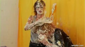 Pie Fight! Screencap 59 on www.sinx.com