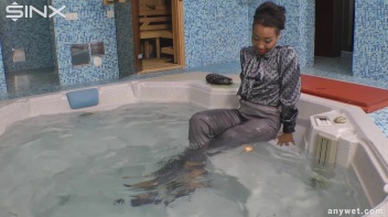 Fully Clothed Hot Tub Hotness Screencap 36 on www.sinx.com