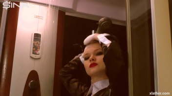 Coy Cuties Sexy Sudsy Shower Screencap 23 on www.sinx.com