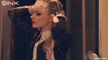 Coy Cuties Sexy Sudsy Shower Screencap 28 on www.sinx.com