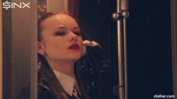 Coy Cuties Sexy Sudsy Shower Screencap 34 on www.sinx.com