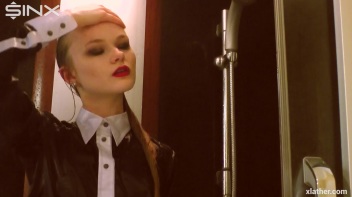 Coy Cuties Sexy Sudsy Shower Screencap 44 on www.sinx.com