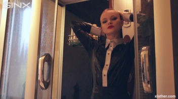 Coy Cuties Sexy Sudsy Shower Screencap 7 on www.sinx.com