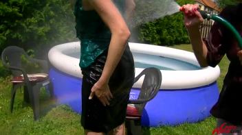 Leony vs. Kate: Wetlook Catfight! Screencap 88 on www.sinx.com