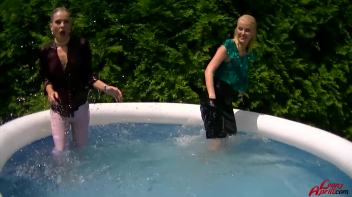 Leony vs. Kate: Wetlook Catfight! Screencap 11 on www.sinx.com