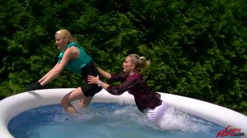 Leony vs. Kate: Wetlook Catfight! Screencap 8 on www.sinx.com