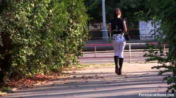 On The Blowjob Hunt Screencap 8 on www.sinx.com