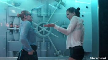 Bloused And Doused Screencap 10 on www.sinx.com