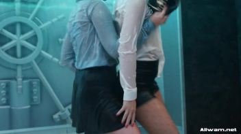 Bloused And Doused Screencap 3 on www.sinx.com