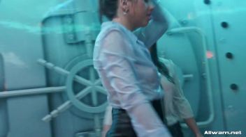 Bloused And Doused Screencap 45 on www.sinx.com