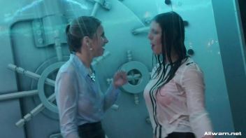 Bloused And Doused Screencap 48 on www.sinx.com