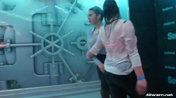 Bloused And Doused Screencap 57 on www.sinx.com