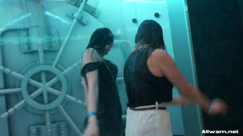 Bloused And Doused Screencap 65 on www.sinx.com