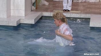 Bitchy Bride To Be In Wetlook Catfight Screencap 21 on www.sinx.com